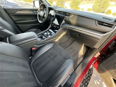 Used 2023 Jeep Grand Cherokee Altitude image 22