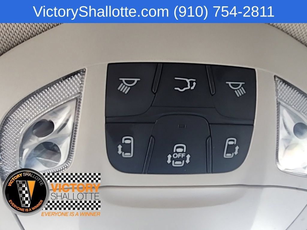 Certified 2022 Chrysler Pacifica Touring-L FWD image 42