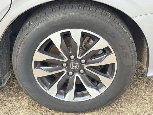 Used 2024 Honda Odyssey EX-L image 13