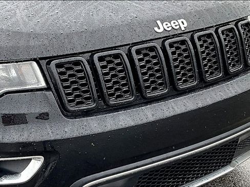 Used 2022 Jeep Grand Cherokee Limited image 28