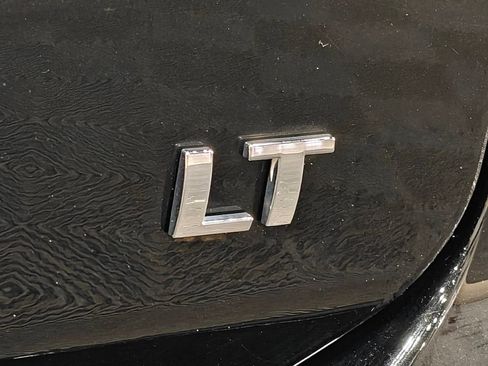 Used 2018 Chevrolet Equinox LT FWD image 44