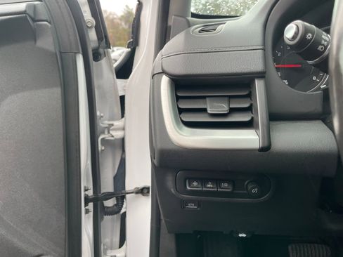 Used 2022 GMC Terrain SLT w/ Tech Package image 15