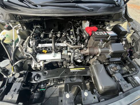 Used 2025 Nissan Versa SV image 32