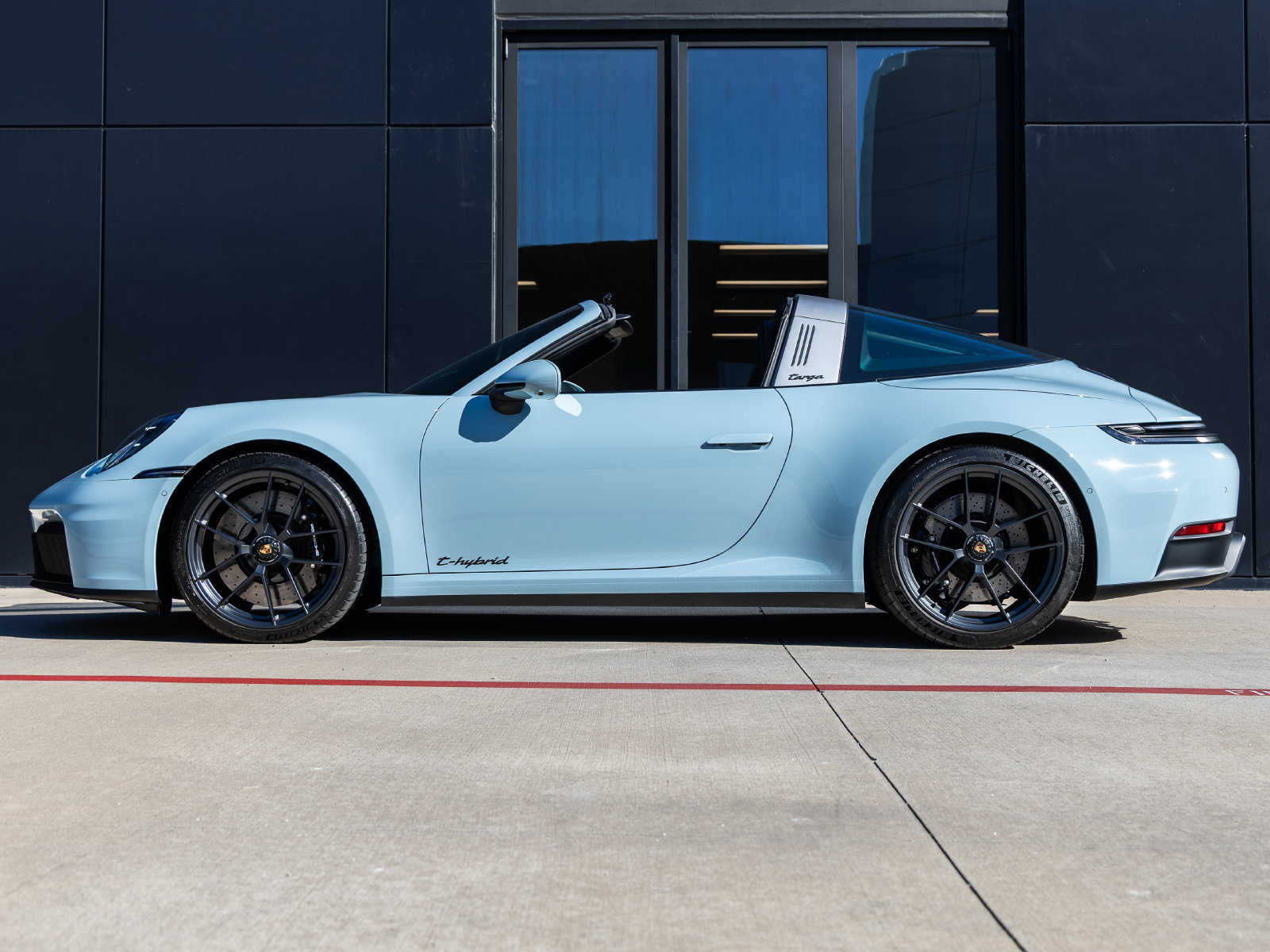 Certified 2026 Porsche 911 Targa 4 GTS AWD/4WD image 2