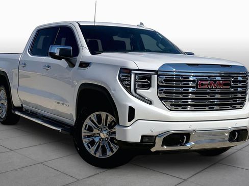 Used 2022 GMC Sierra 1500 Denali w/ Denali Carbonpro Edition AWD/4WD image 3