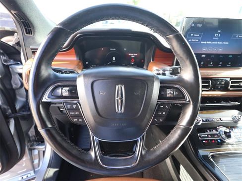 Used 2022 Lincoln Nautilus Reserve image 17