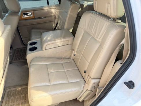 Used 2009 Lincoln Navigator 4WD image 14