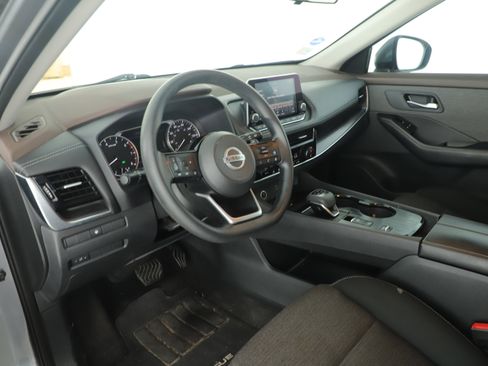 Used 2021 Nissan Rogue SV FWD image 13