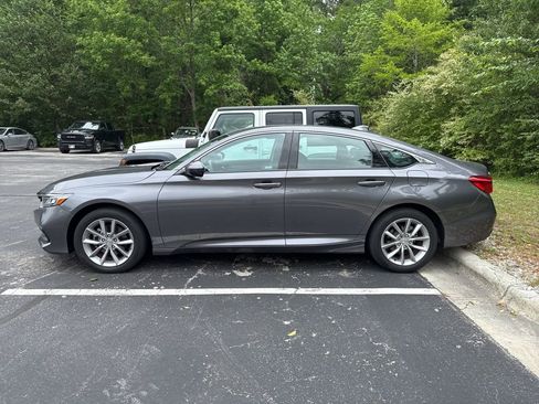 Used 2022 Honda Accord LX image 2