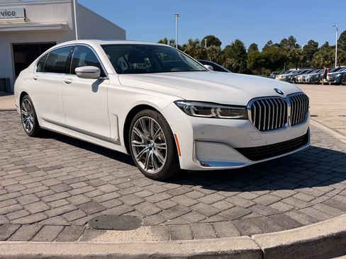 Used 2020 BMW 750i xDrive AWD/4WD image 7