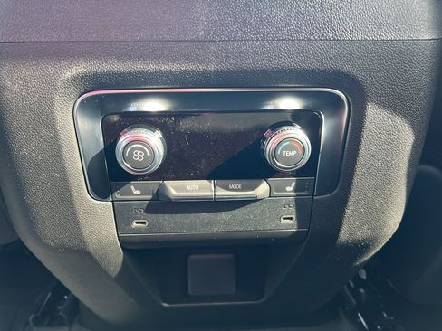 New 2026 GMC Yukon Elevation image 36