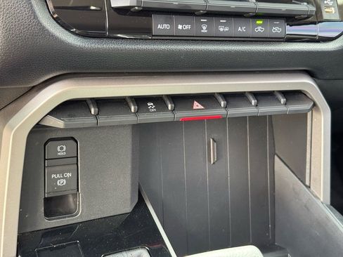 Used 2022 Toyota Tundra SR5 w/ SR5 Convenience Package image 29