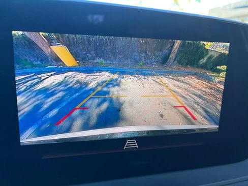 Used 2025 Buick Envista Sport Touring image 17