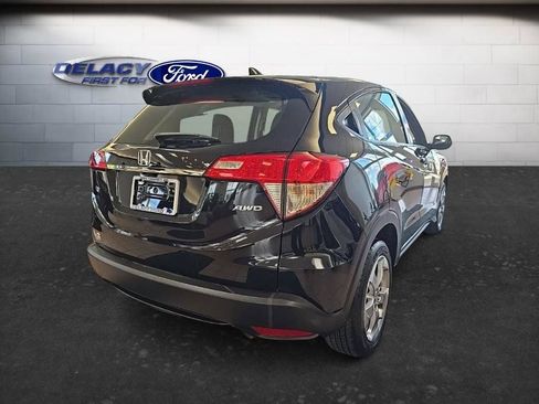 Used 2021 Honda HR-V LX image 7