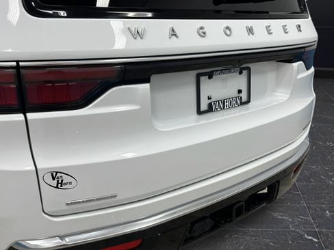 Used 2023 Jeep Wagoneer Series III w/ Rear Seat Video Group 1 AWD/4WD image 44