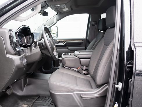 Used 2024 Chevrolet Silverado 3500 LT image 10