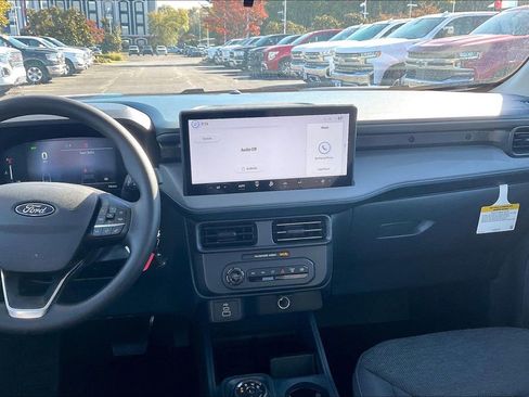 New 2025 Ford Maverick XL image 7