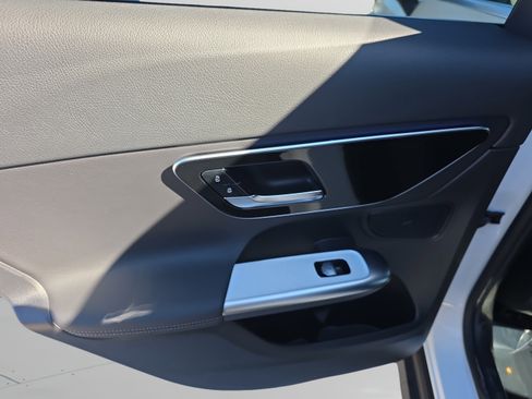 Certified 2026 Mercedes-Benz GLC 300 image 8