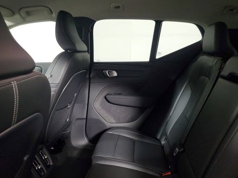 Certified 2026 Volvo XC40 B5 Core w/ Climate Package AWD/4WD image 14