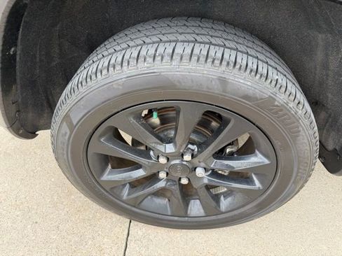 Used 2021 Jeep Grand Cherokee Altitude image 12