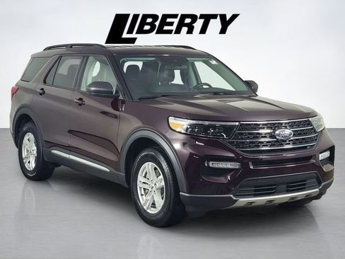 Certified 2023 Ford Explorer XLT w/ Equipment Group 202A AWD/4WD image 1