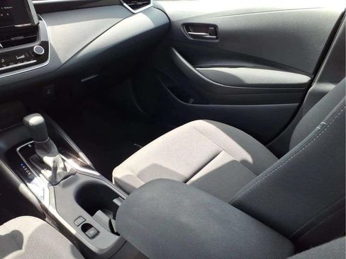 Used 2025 Toyota Corolla LE FWD image 13
