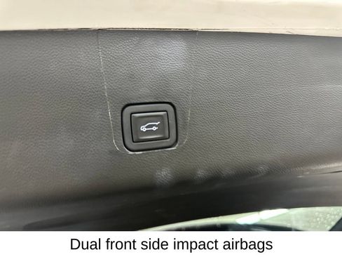Used 2023 Chevrolet Traverse RS AWD/4WD image 32