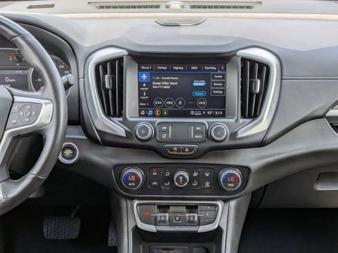 Used 2022 GMC Terrain SLT w/ Infotainment Package II FWD image 17