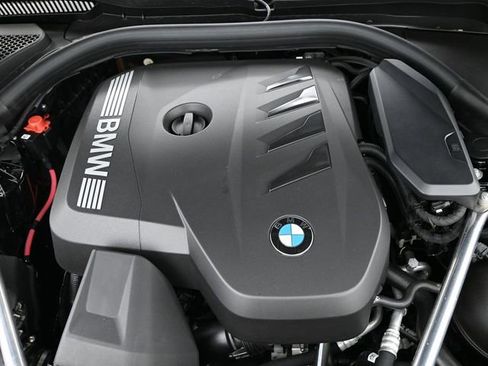 New 2026 BMW 530i xDrive w/ Premium Package AWD/4WD image 17