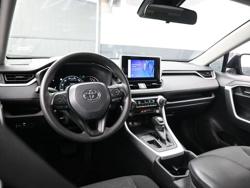 Used 2024 Toyota RAV4 XLE image 18