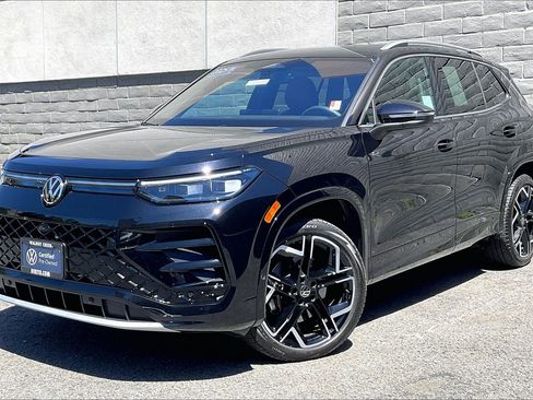 Certified 2025 Volkswagen Tiguan SEL R-Line AWD/4WD image 12