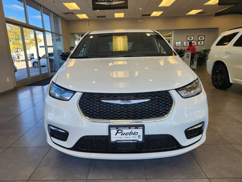 New 2026 Chrysler Pacifica Select image 6