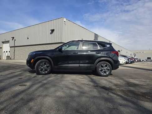 Used 2024 Kia Seltos S image 14