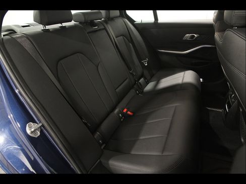 Used 2021 BMW 330i xDrive Sedan w/ Convenience Package AWD/4WD image 19