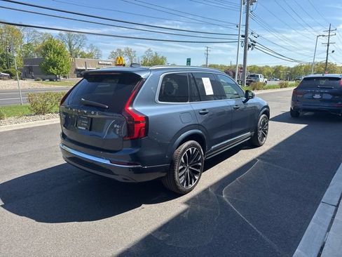 Certified 2025 Volvo XC90 B6 Plus AWD/4WD image 5