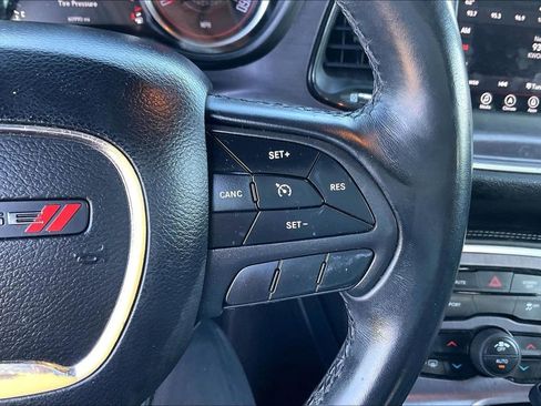 Used 2018 Dodge Challenger SXT image 18