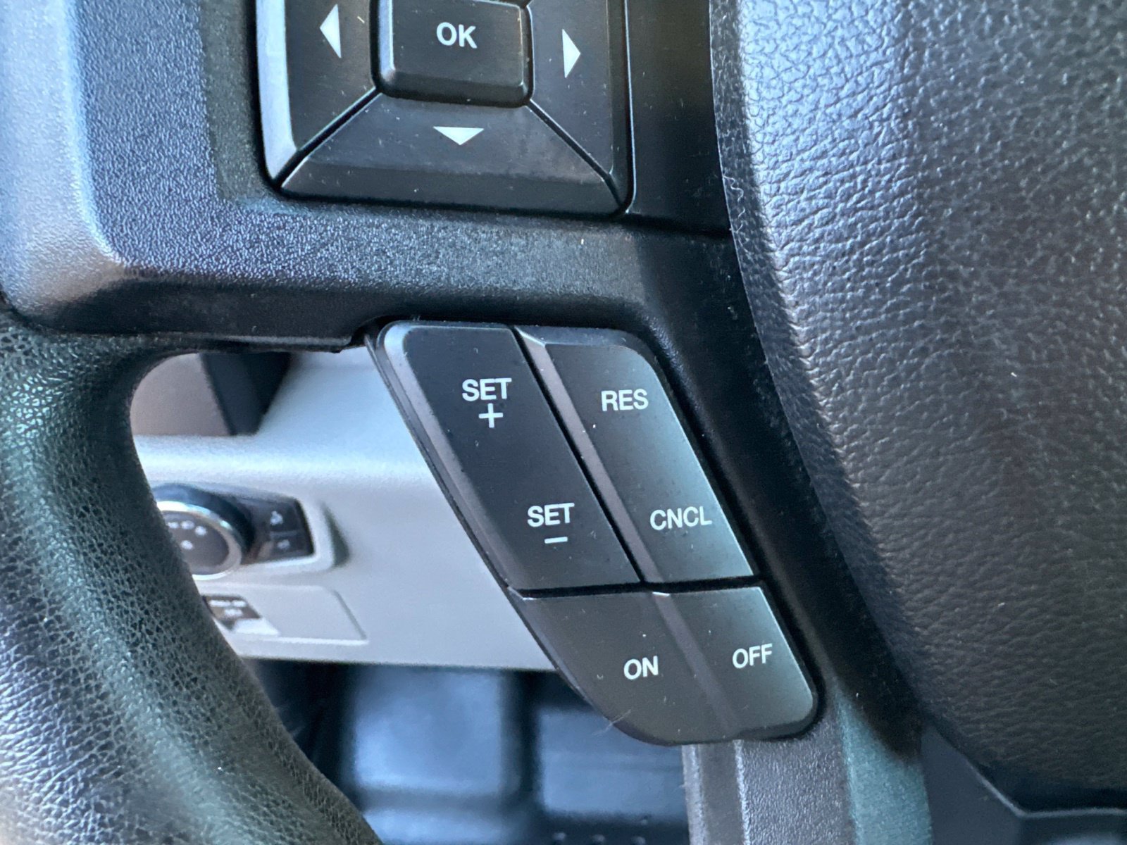 Used 2015 Ford F150 XLT AWD/4WD image 16