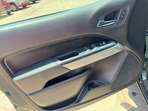 Used 2015 Chevrolet Colorado LT w/ LT Convenience Package AWD/4WD image 11