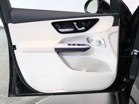 Certified 2025 Mercedes-Benz GLC 300 4MATIC image 17