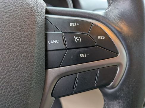 Used 2019 Jeep Grand Cherokee Limited w/ Trailer Tow Group IV image 20