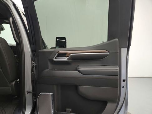 Used 2024 Chevrolet Silverado 1500 High Country w/ High Country Premium Package image 35