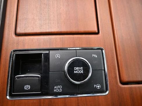 Used 2018 Lincoln Navigator Reserve w/ Technology Package AWD/4WD image 33