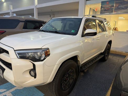 Used 2019 Toyota 4Runner SR5 image 1
