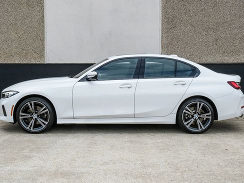 Used 2023 BMW 330i Sedan w/ Convenience Package RWD image 15