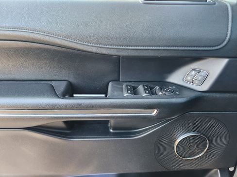 Used 2021 Ford Expedition XLT image 28