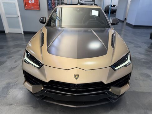 Used 2024 Lamborghini Urus Performante AWD/4WD image 3