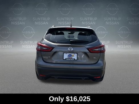 Used 2020 Nissan Rogue Sport SL w/ Premium Package FWD image 4