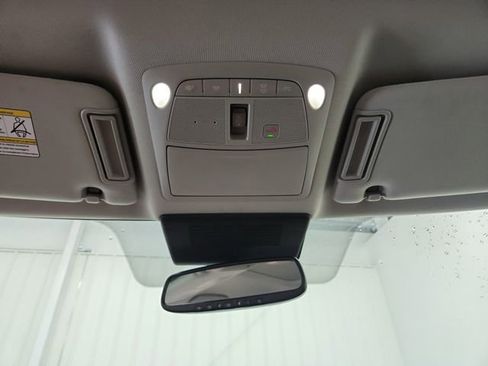 Used 2024 Nissan Armada SL image 29