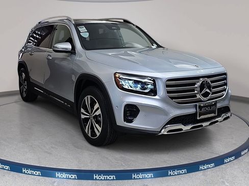 Used 2026 Mercedes-Benz GLB 250 4MATIC image 4