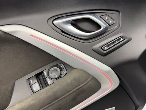 Used 2020 Chevrolet Camaro ZL1 image 33